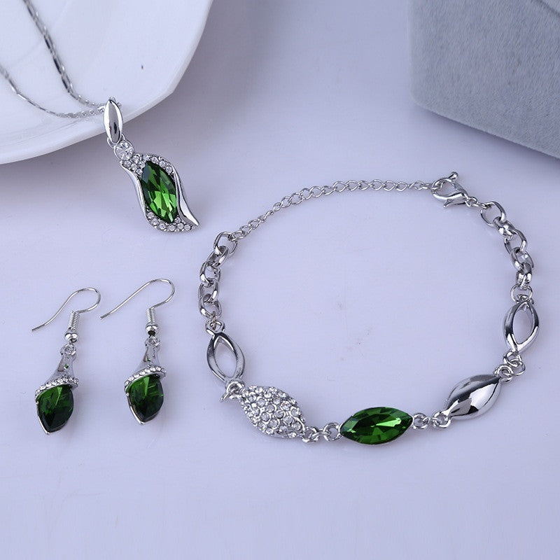 Elegant Crystal Jewelry Set for Women – Silver Tone Necklace & Earrings